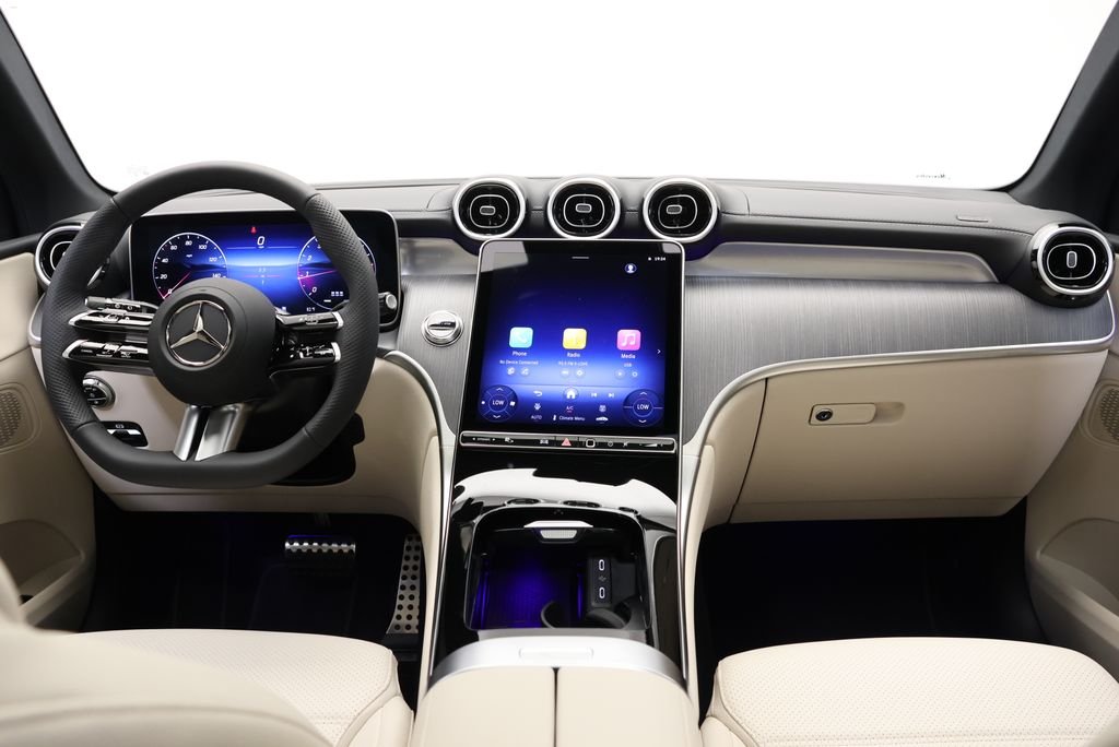 Used 2027  Mercedes-Benz GLC 300 image 17