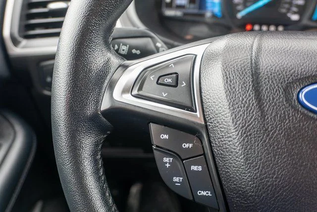 Used 2022 White Ford SEL image 21