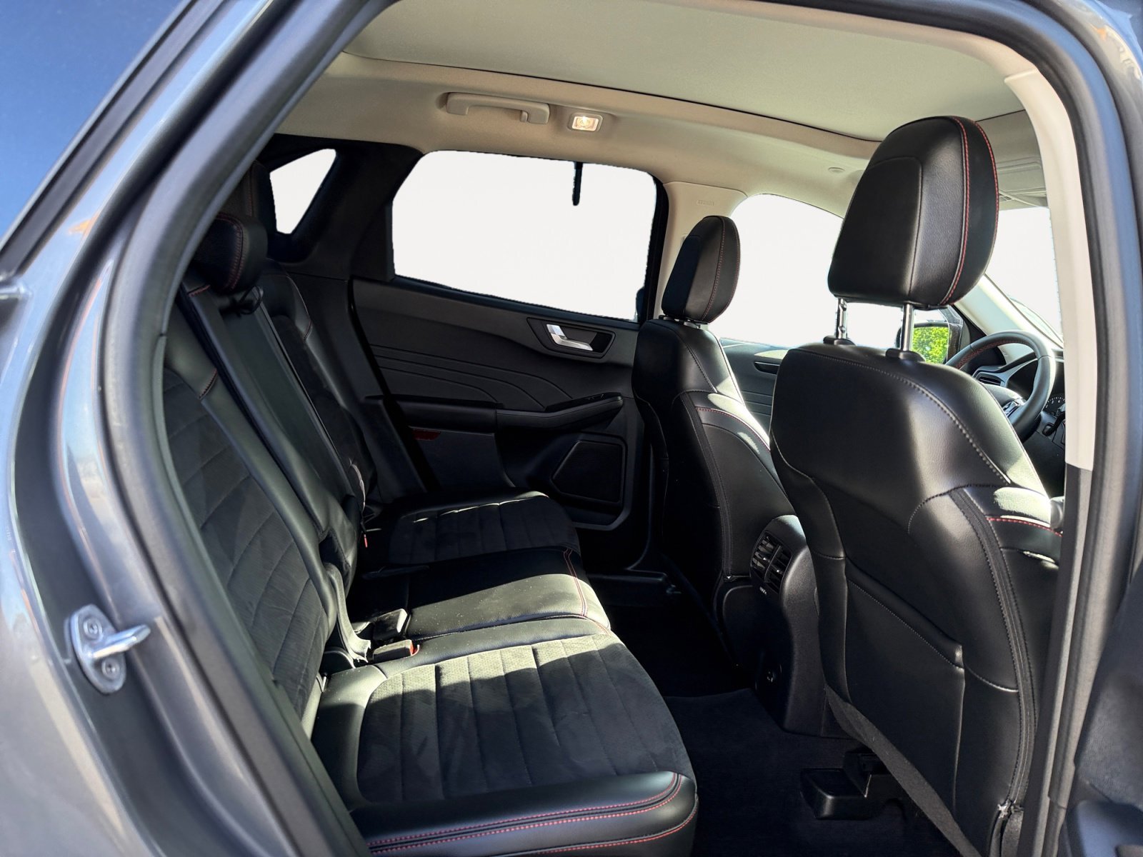 Used 2022 Gray Metallic FORD SEL image 18