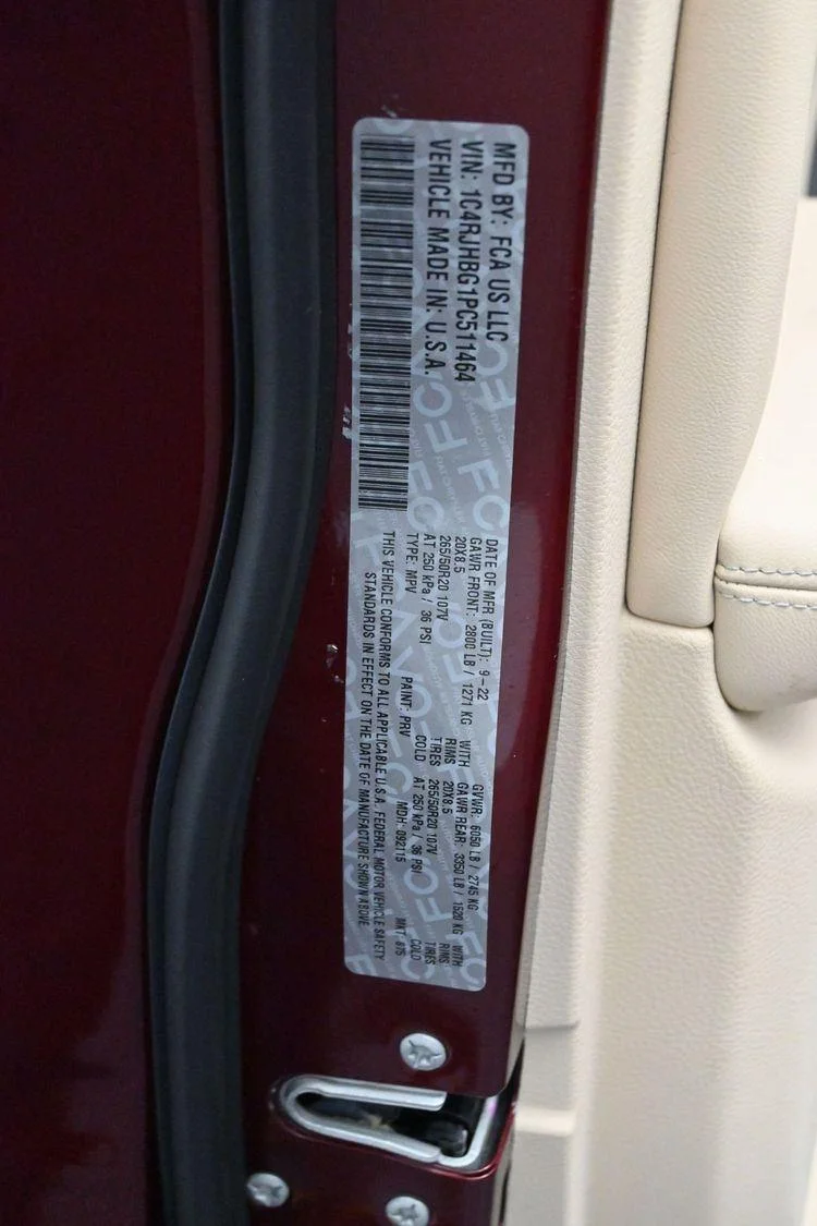 Used 2023 Velvet Red Pearlcoat Jeep Limited image 39