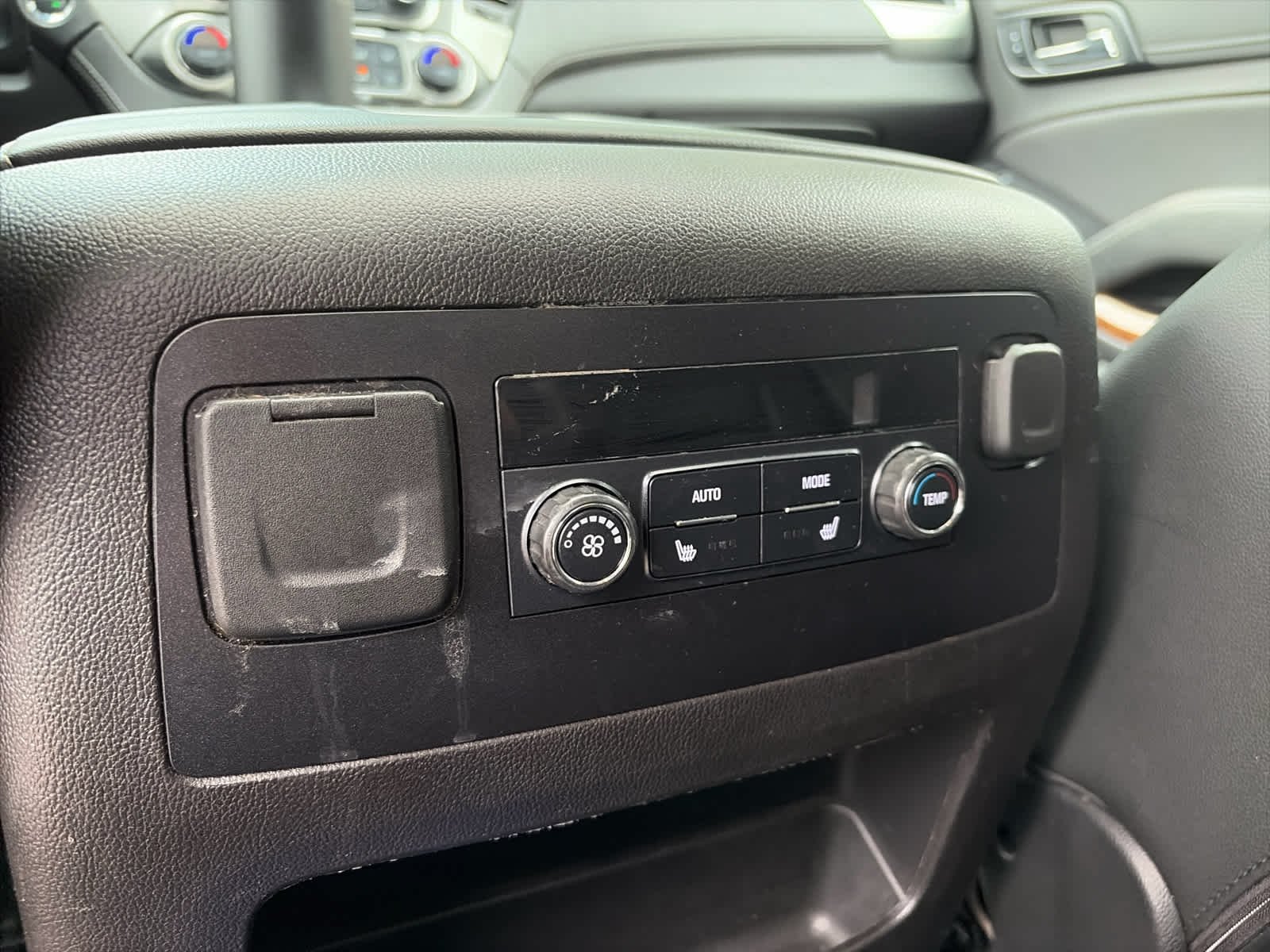 Used 2019 Shadow Gray Metallic Chevrolet Premier image 31
