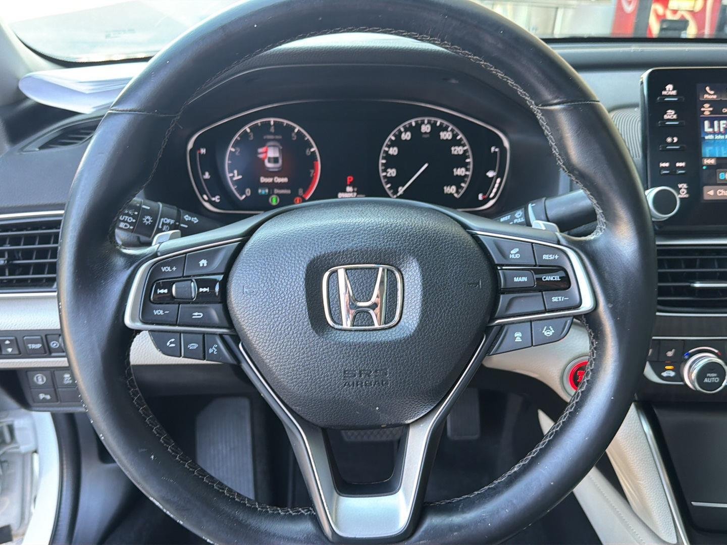 Used 2018 Platinum White Pearl Honda Touring image 20