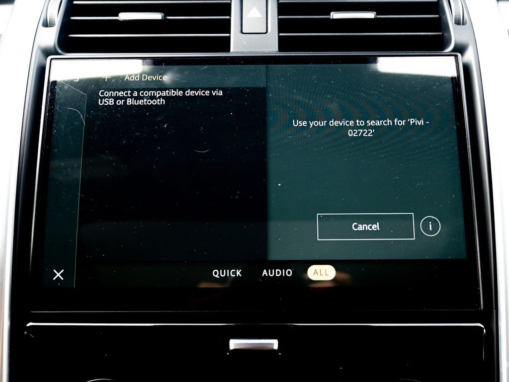 Used 2024 Gray Land Rover Dynamic SE image 31