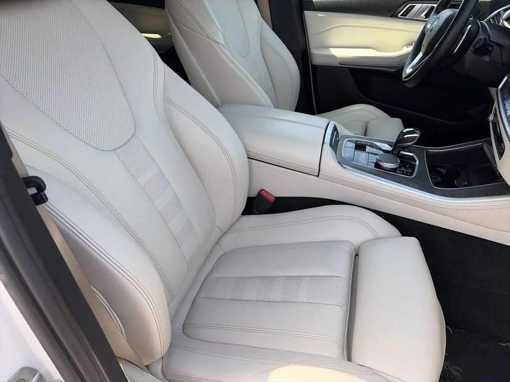 Used 2020 White BMW sDrive40i image 38