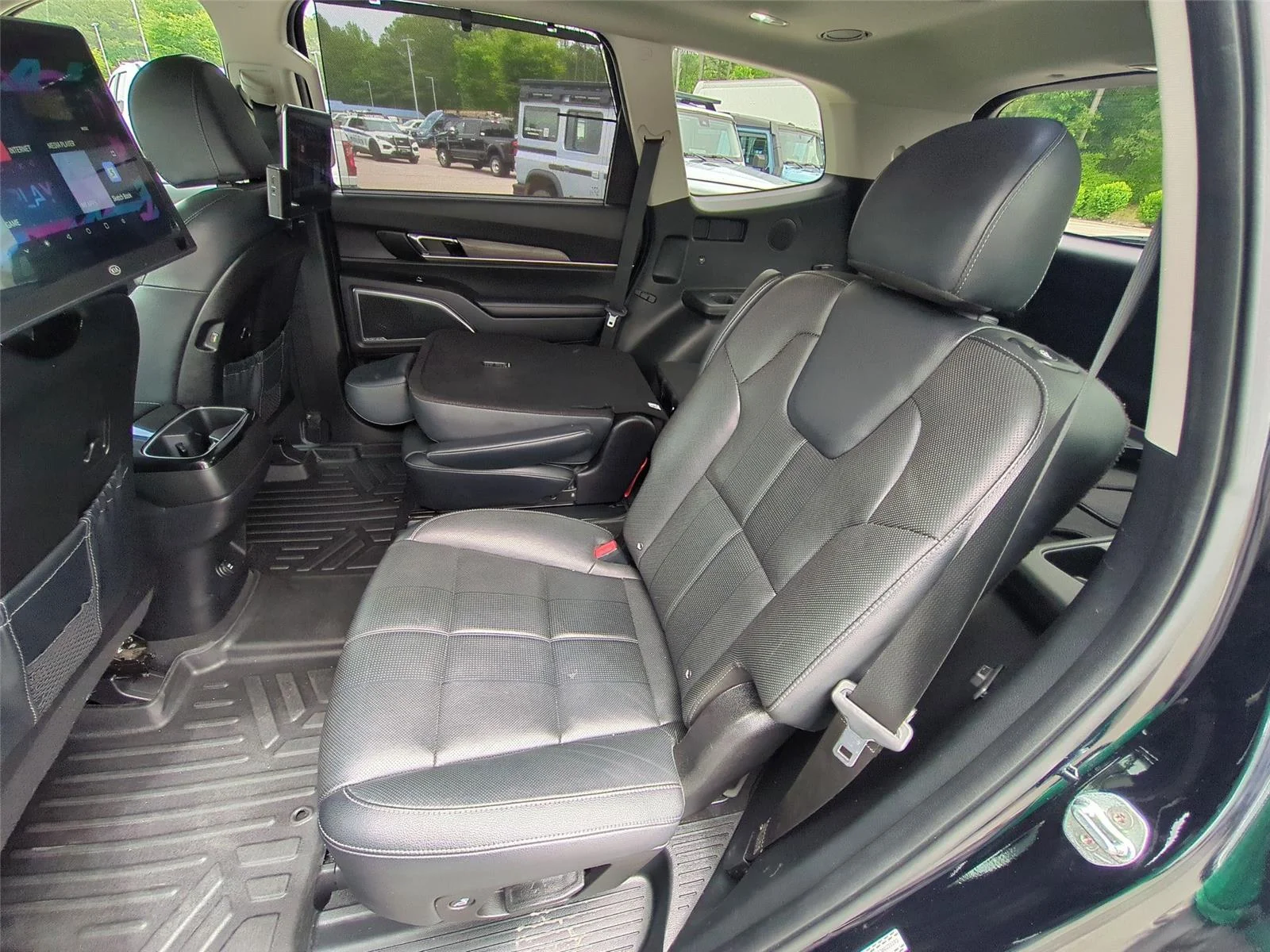 Used 2022 Ebony Black Kia SX image 34