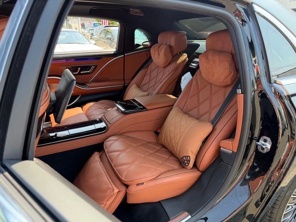 Used 2024 Black Mercedes-Benz Maybach S 580 image 19