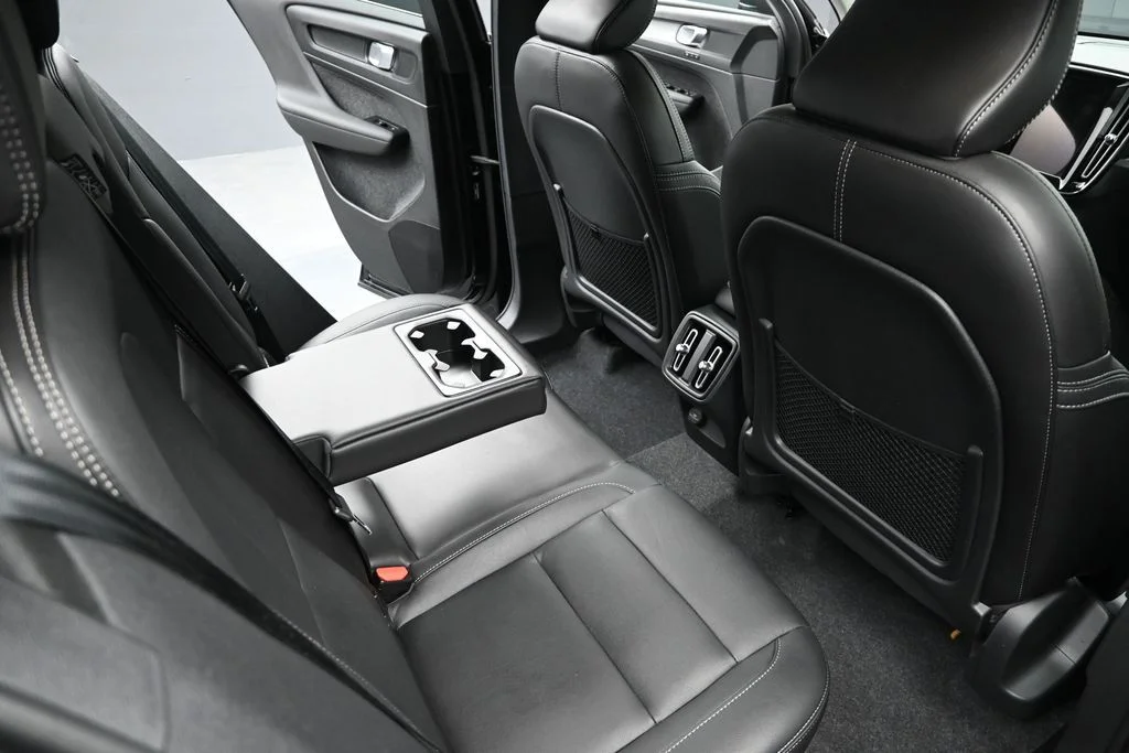 Certified Used 2025 Onyx Black Volvo Plus image 20