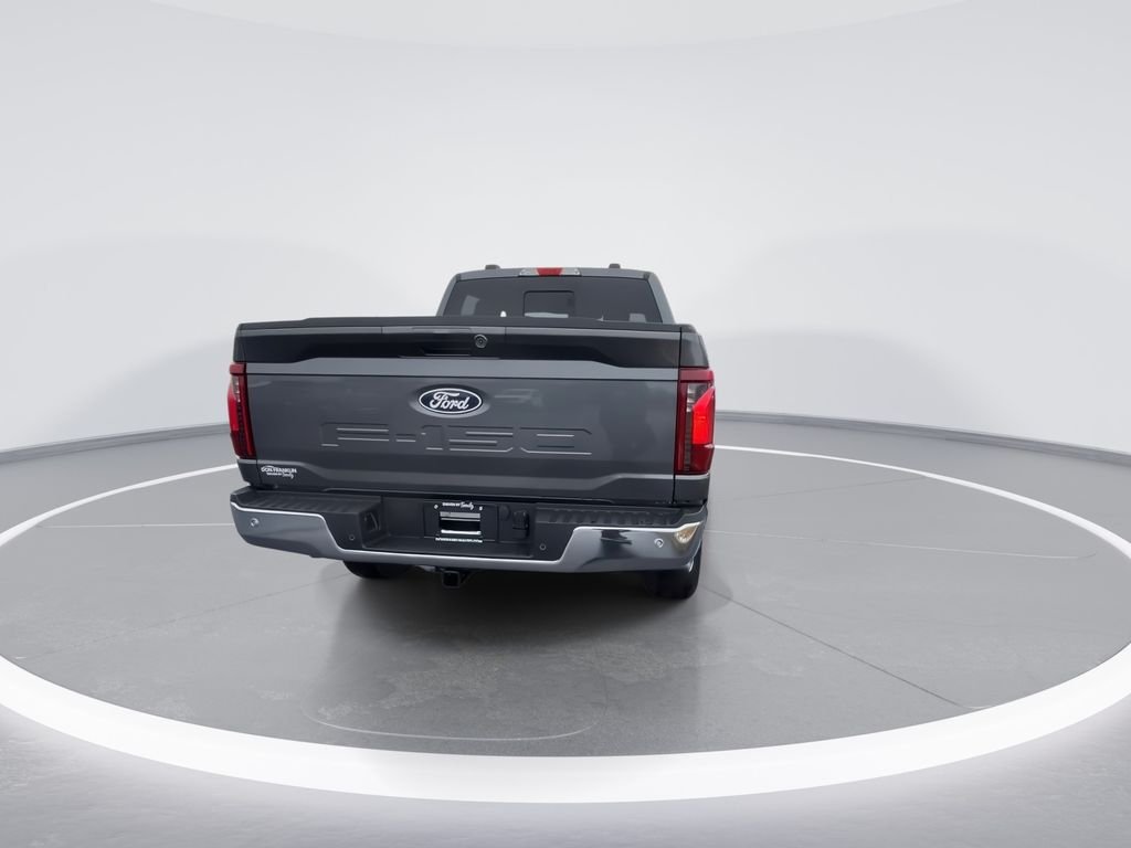 New 2026 Carbonized Gray Metallic Ford XLT image 7