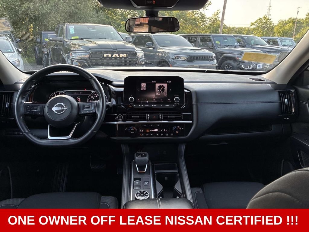 Used 2023 White Nissan SV image 18