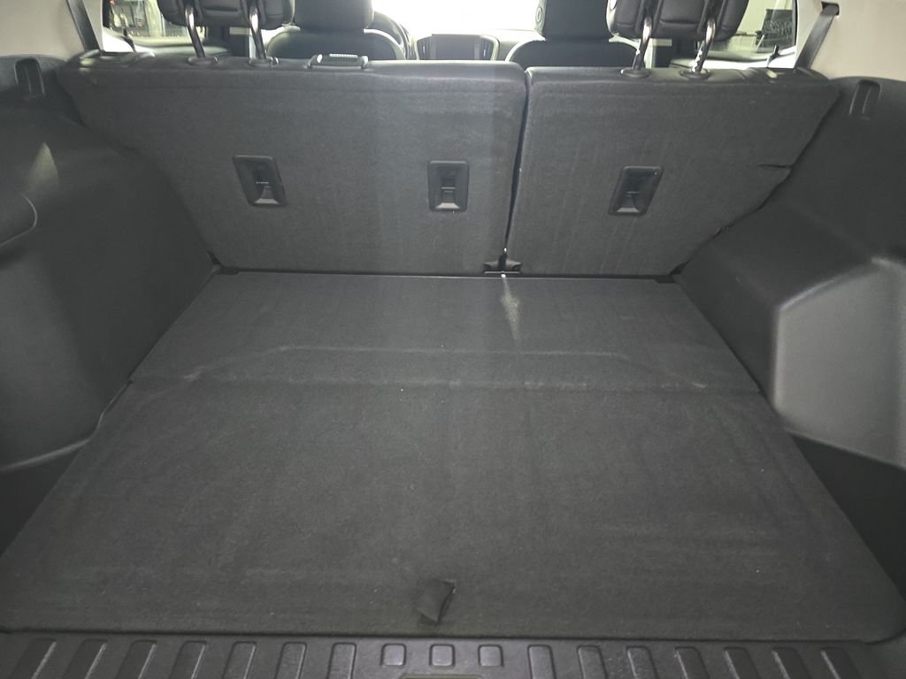 Used 2020 Gray GMC Denali image 9