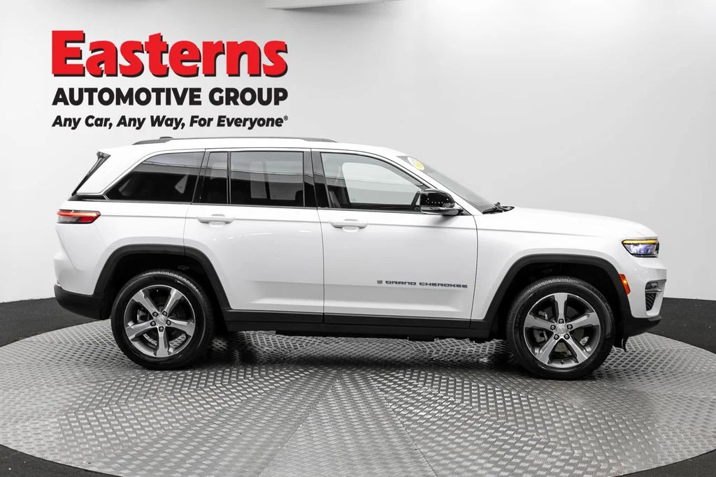 Used 2023 White Jeep 4xe image 5
