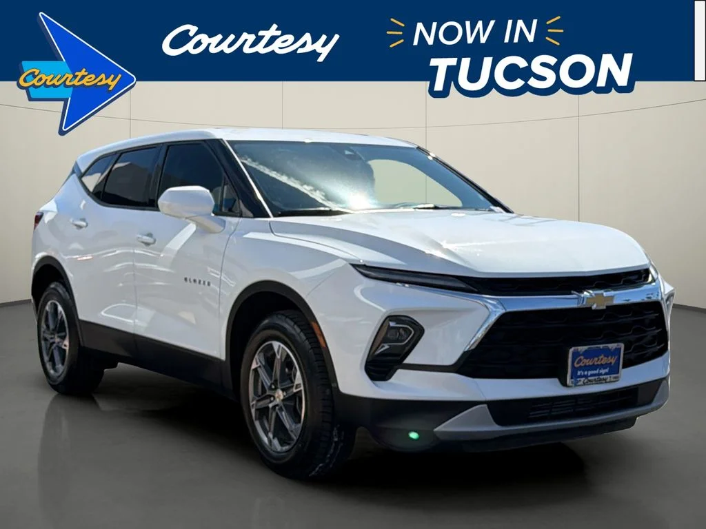 Used 2025 White Chevrolet LT image 1