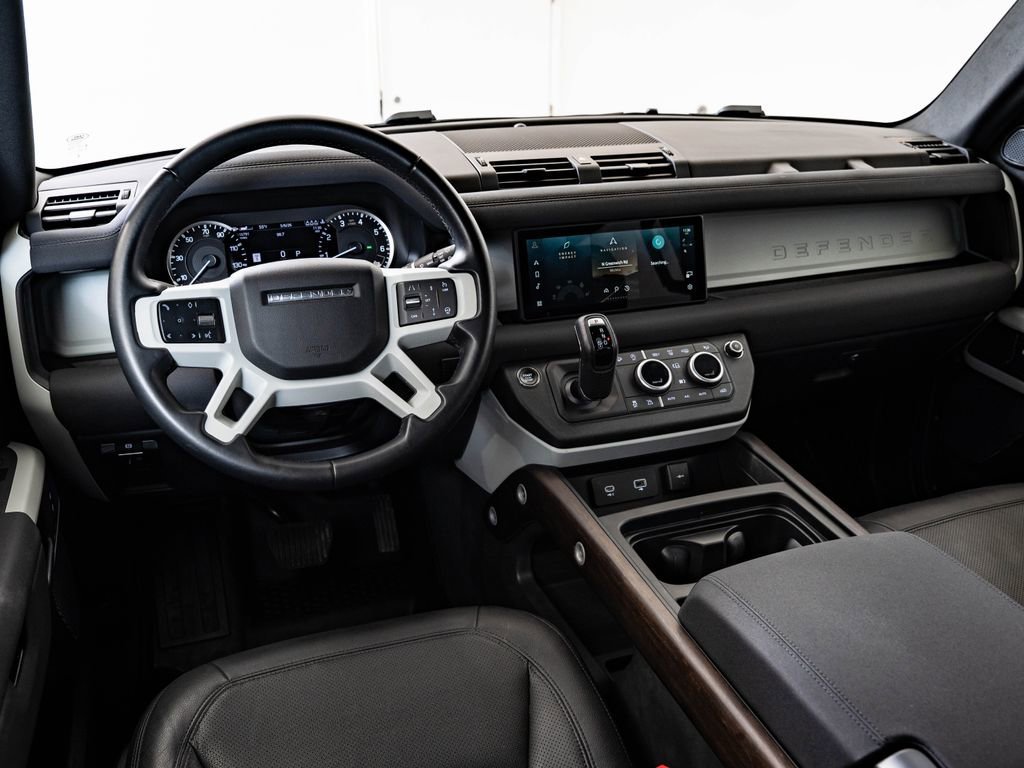 Used 2023 Tasman Blue Metallic Land Rover S image 4