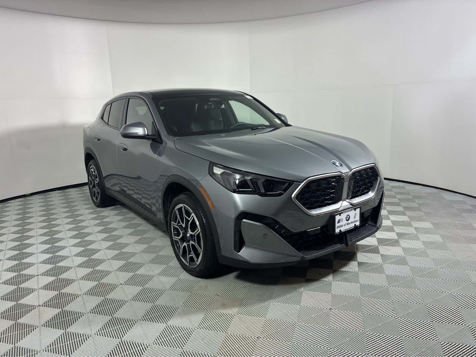 Used 2026 Skyscraper Grey Metallic BMW xDrive28i image 5