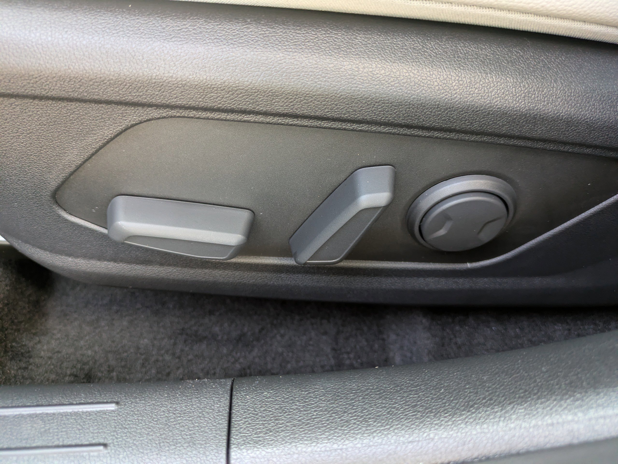 New 2026 Ecotronic Gray Hyundai Limited image 17