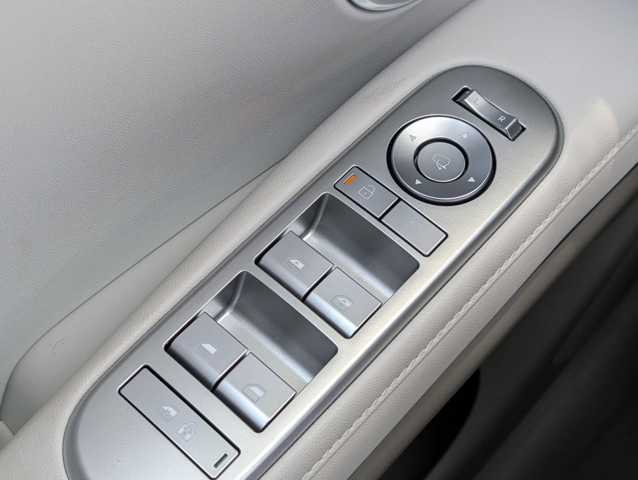 New 2026 Ecotronic Gray Pearl Hyundai SEL Premium 7P image 12