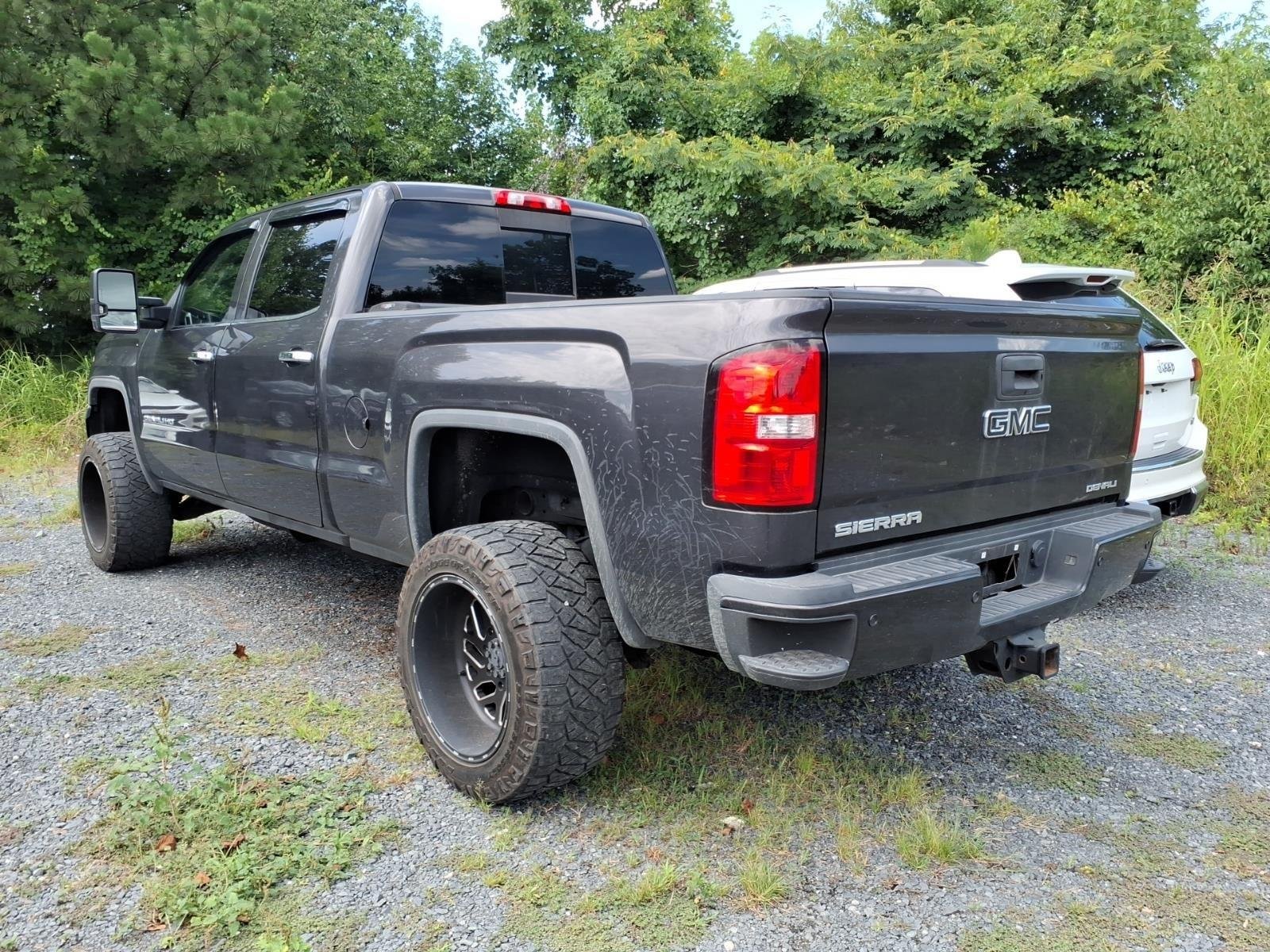 Used 2015 Iridium Metallic GMC Denali image 12
