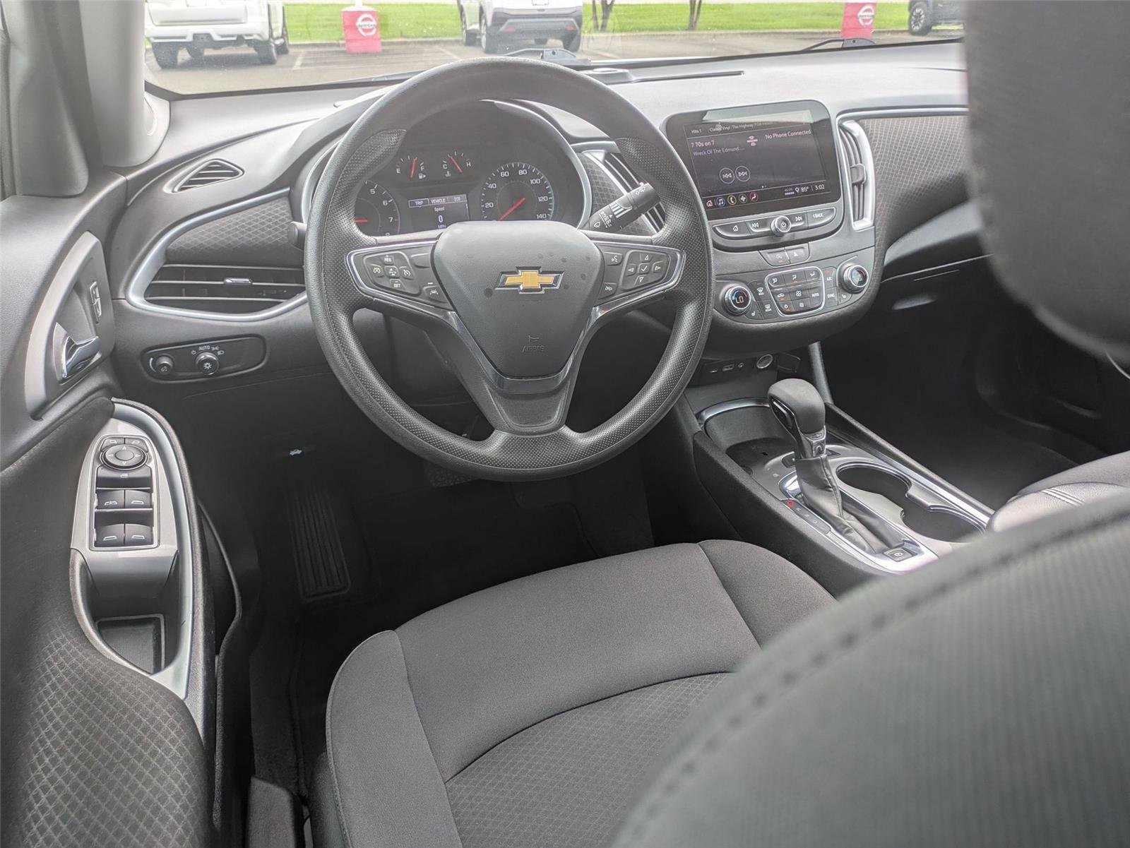 Used 2024 Summit White Chevrolet LT image 29