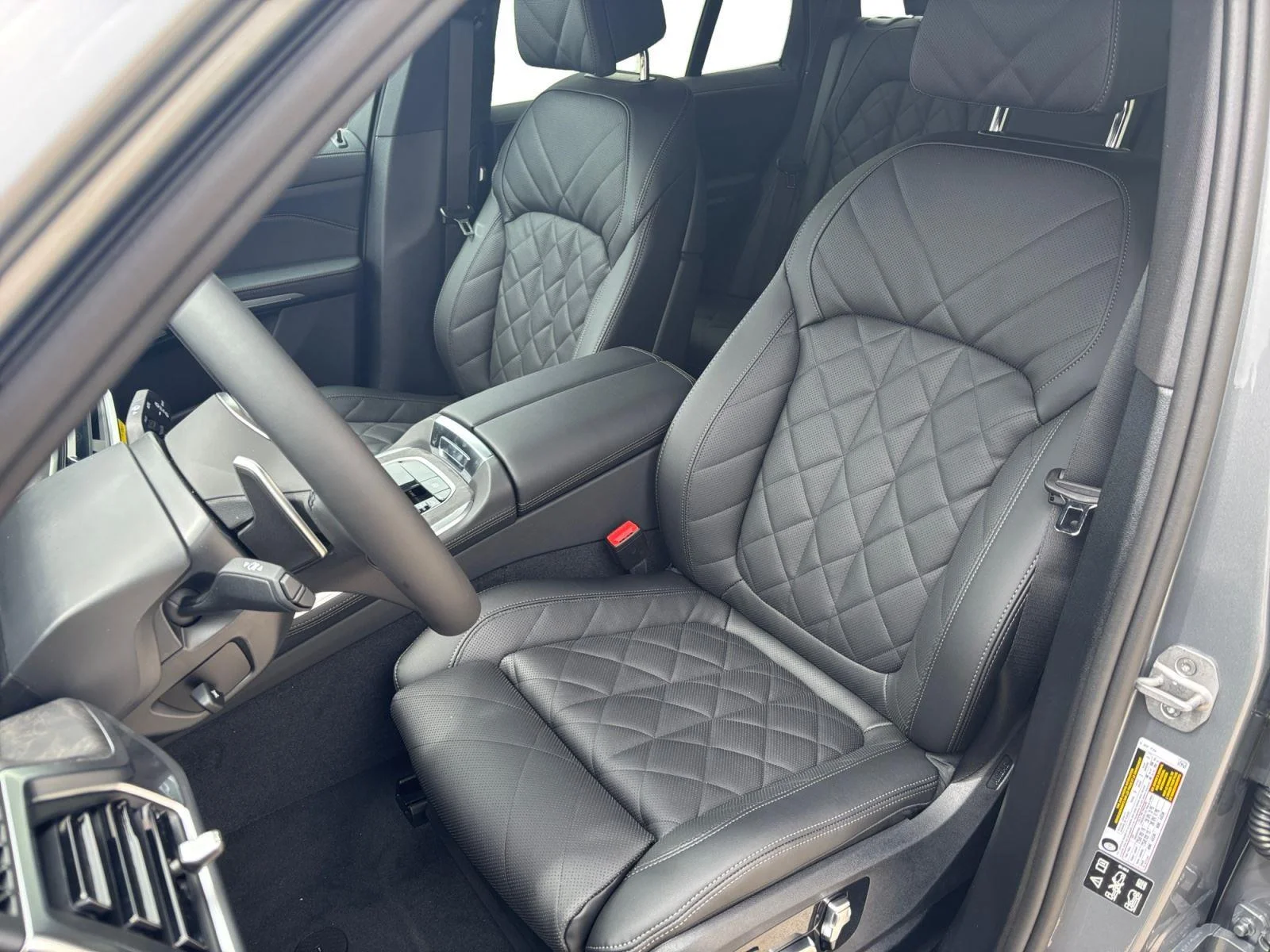 Used 2026 Skyscraper Grey Metallic BMW xDrive40i image 21