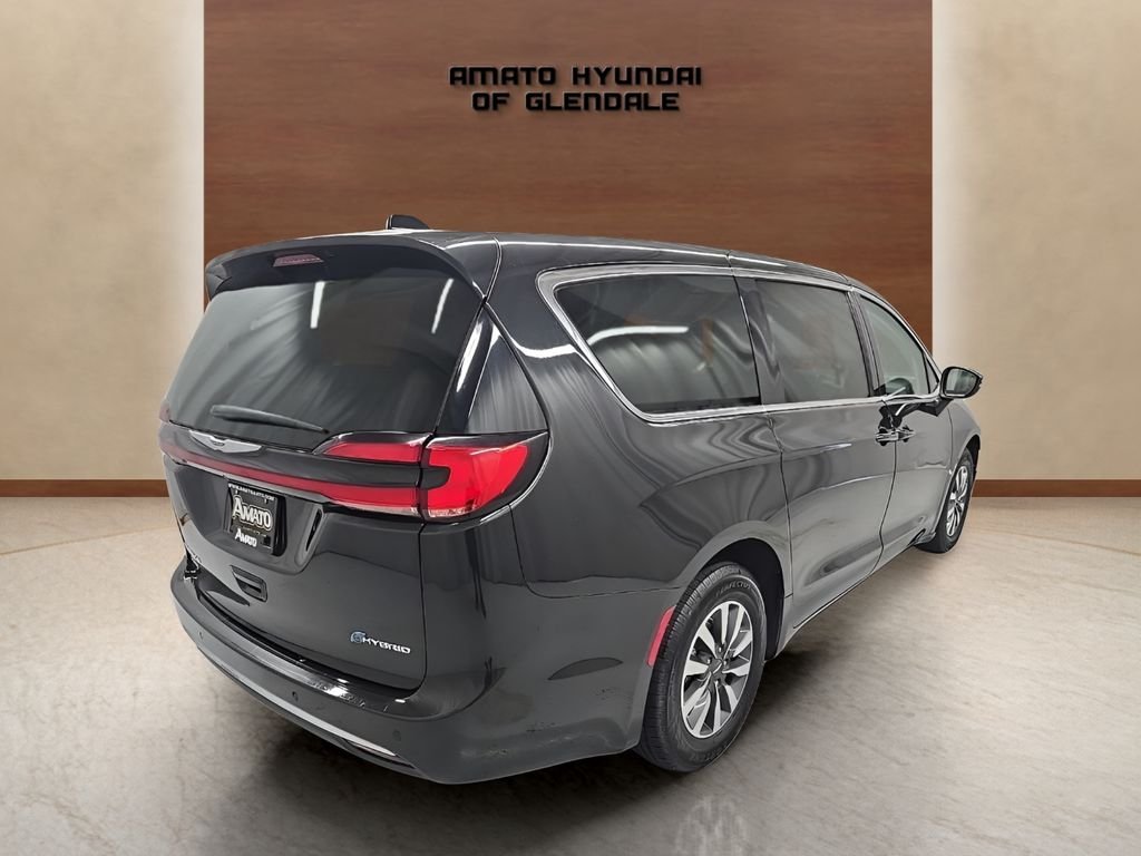 Used 2023 Black Chrysler Touring L image 6