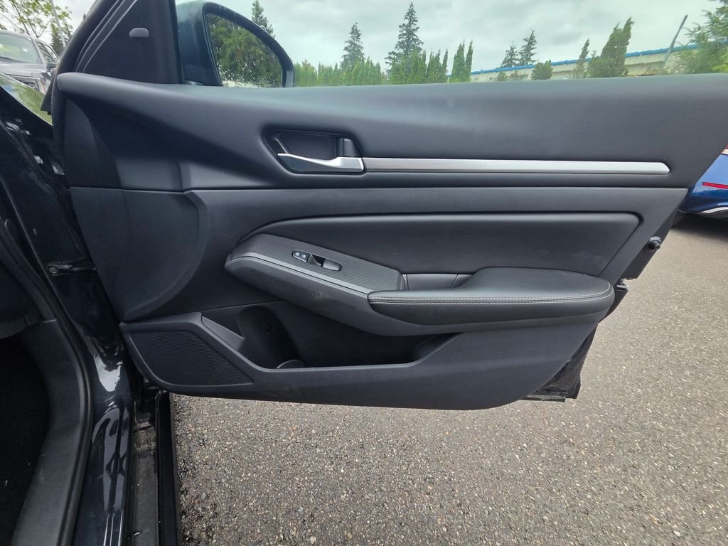 Used 2022 Blue Nissan 2.5 SV image 18