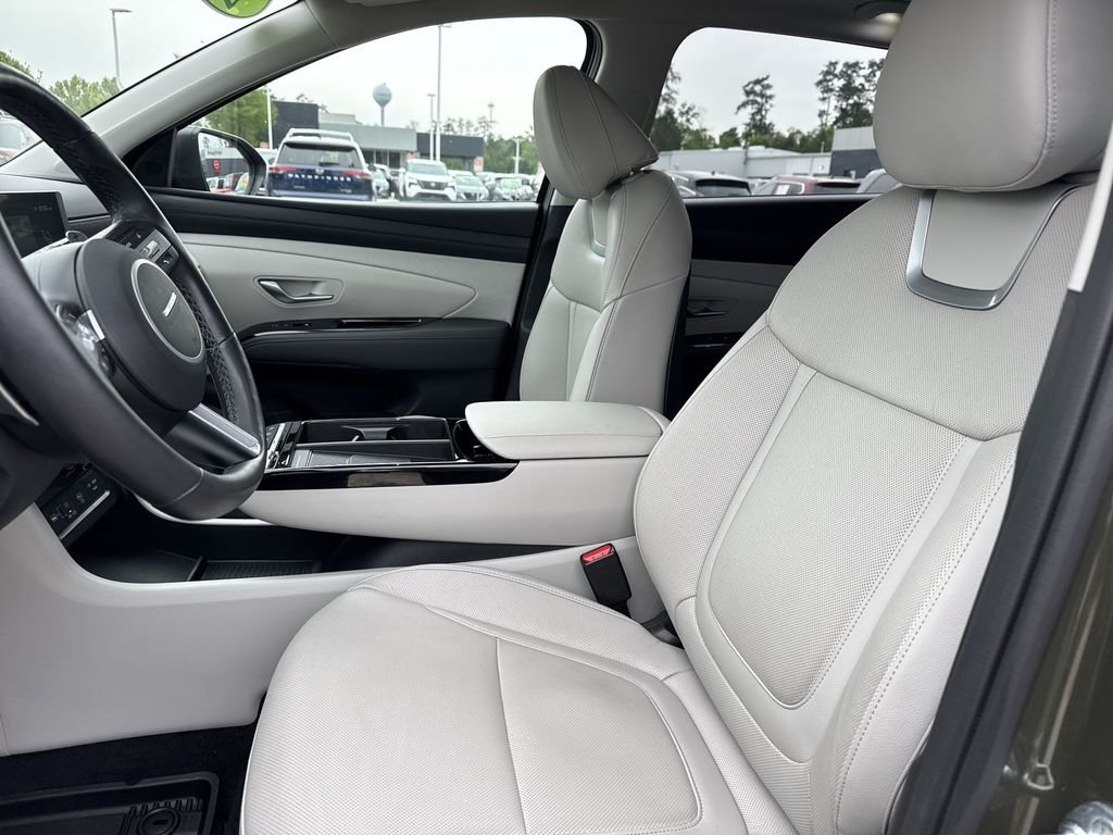 Used 2025 Green Hyundai Limited image 13