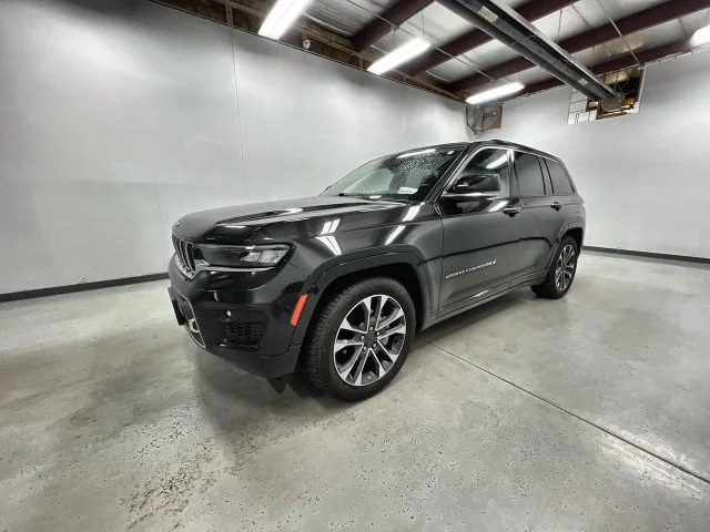 Used 2023 Brown Jeep Overland image 4