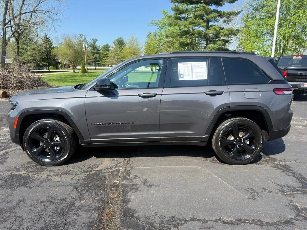Certified Used 2024 Gray Jeep Altitude image 8