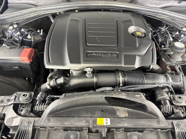 Used 2025  Jaguar P250 R-Dynamic S image 17