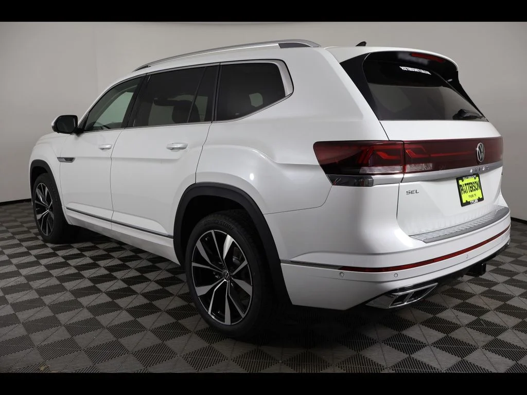 New 2026 White/off-white Volkswagen 2.0T SEL Premium R-Line image 4
