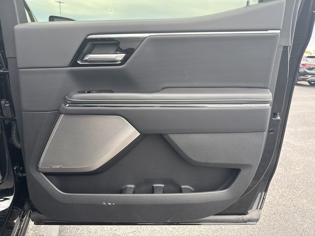 2025 GMC Sierra EV Denali - Photo 37
