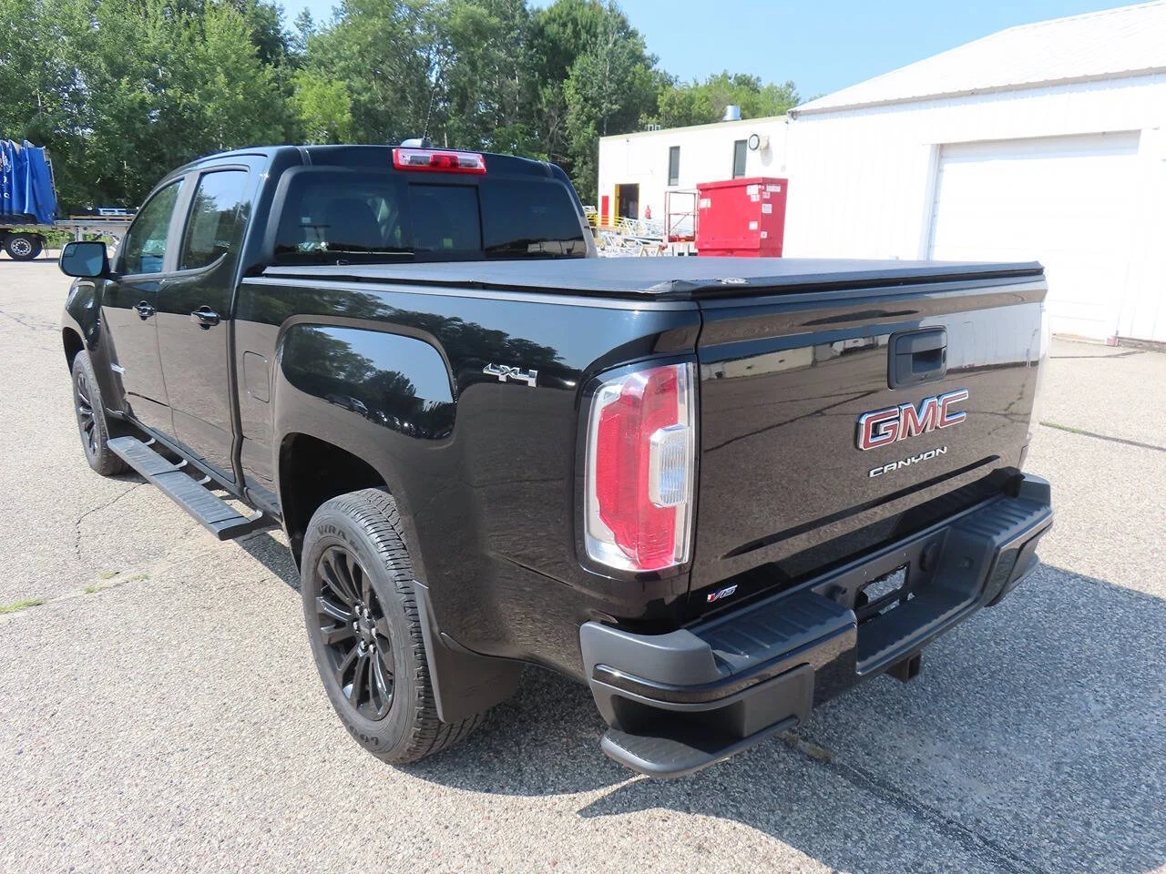 Used 2021 Onyx Black GMC Elevation 4x4 4dr Crew Cab 5 ft. SB image 6