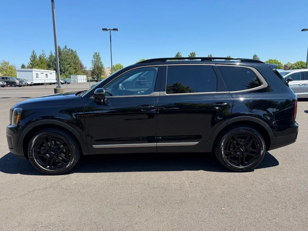Used 2023 Ebony Black Kia EX X-Line image 5
