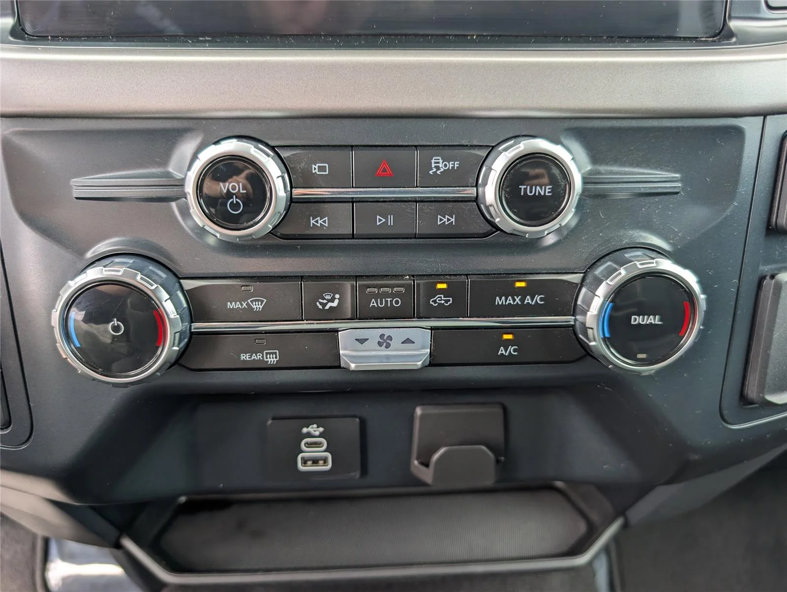 Used 2025 Carbonized Gray Ford XLT image 26