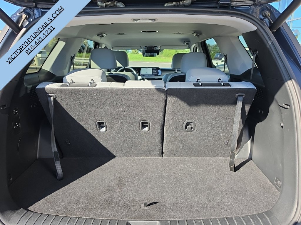 Used 2025 White Hyundai SEL image 33
