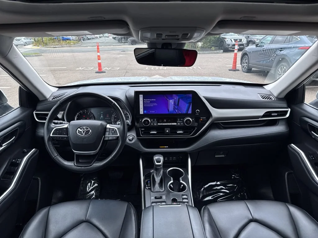 Used 2023 Beige Toyota XLE image 12