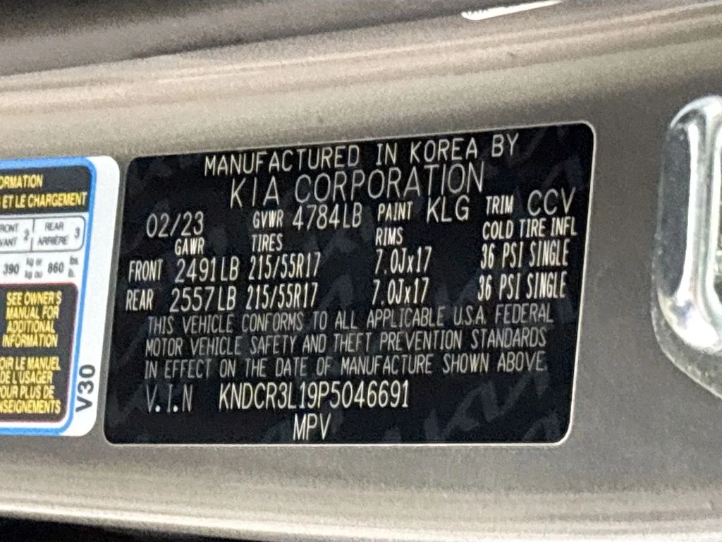 Used 2023 Gray Kia Wind image 25