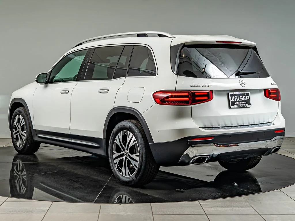 Used 2026 Polar White Mercedes-Benz GLB 250 image 7