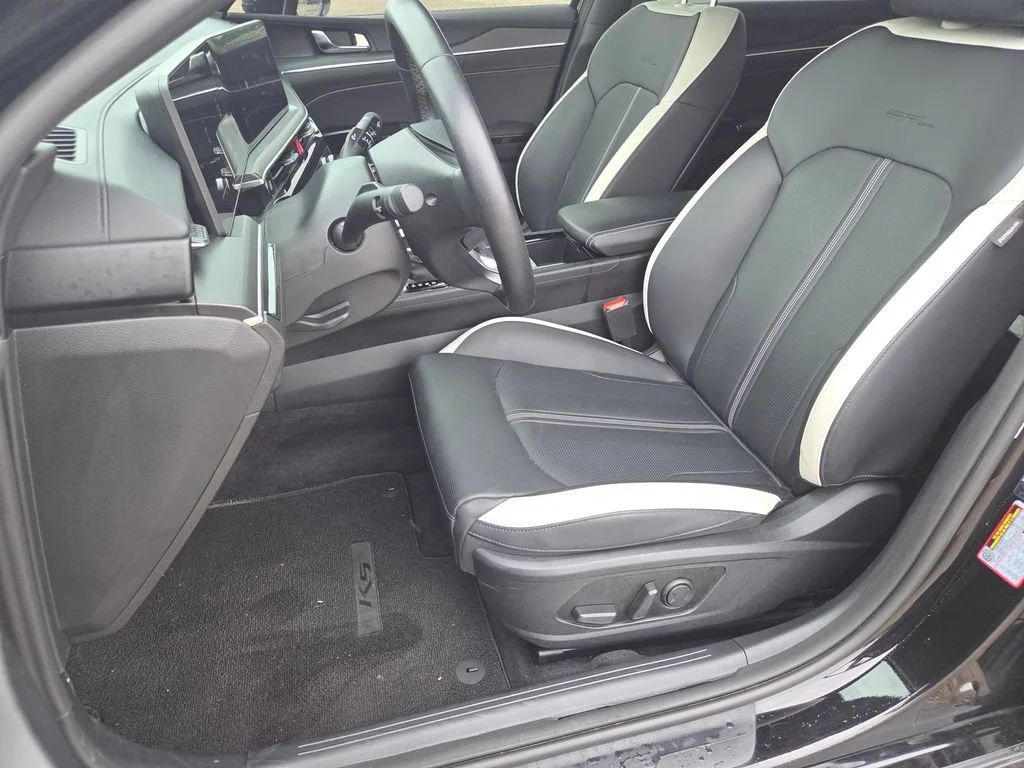 Used 2025 Aurora Black Pearl Kia GT-Line image 6