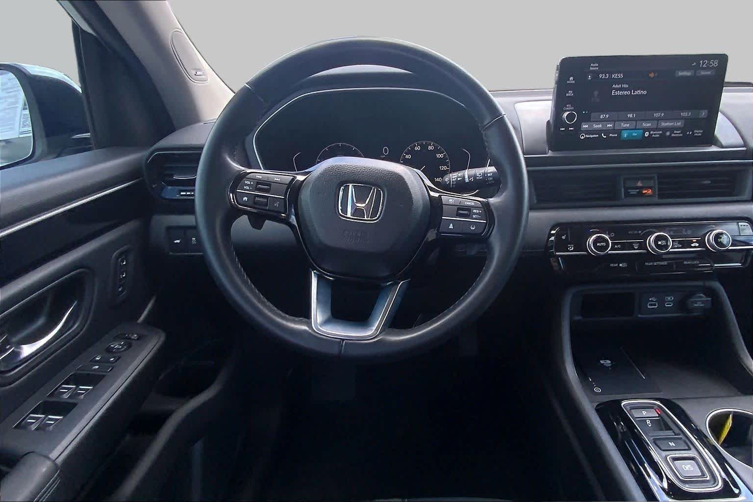 Used 2024 Platinum White Pearl Honda Touring image 6