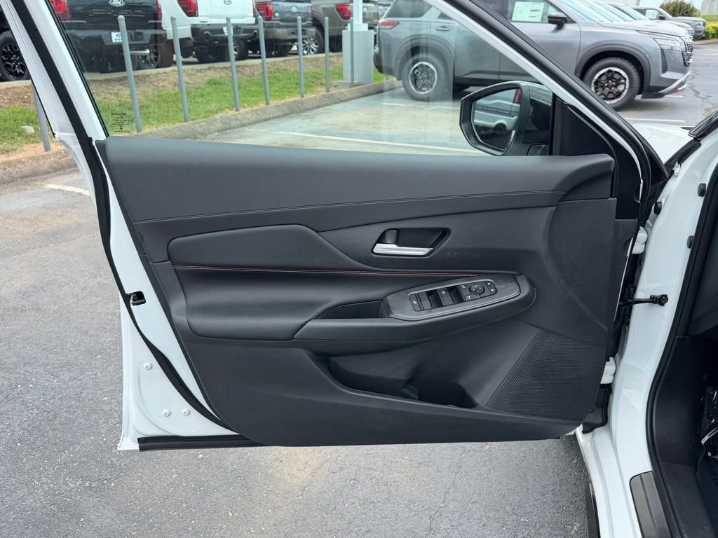 New 2026 Aspen White TriCoat / Super Black Two-tone Nissan SR image 12