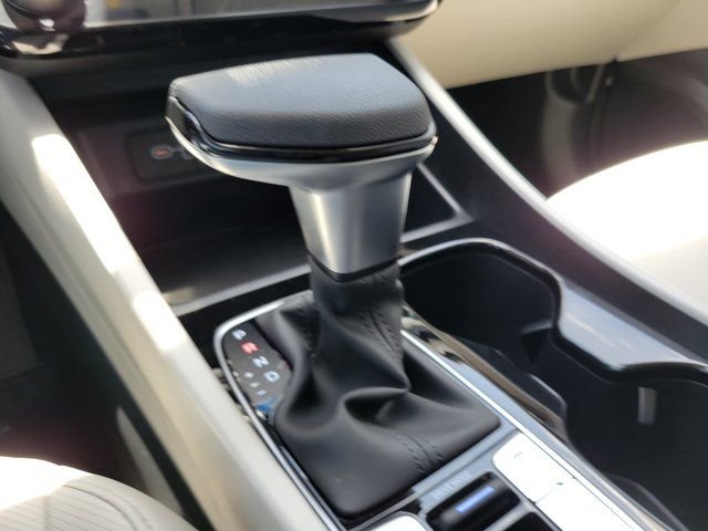 New 2026 White Hyundai SEL Plus FWD image 17