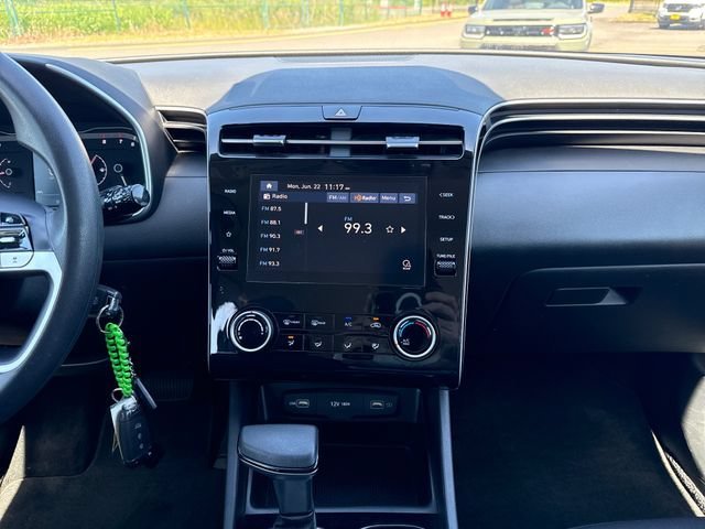 Used 2024 Black Pearl Hyundai SE image 19