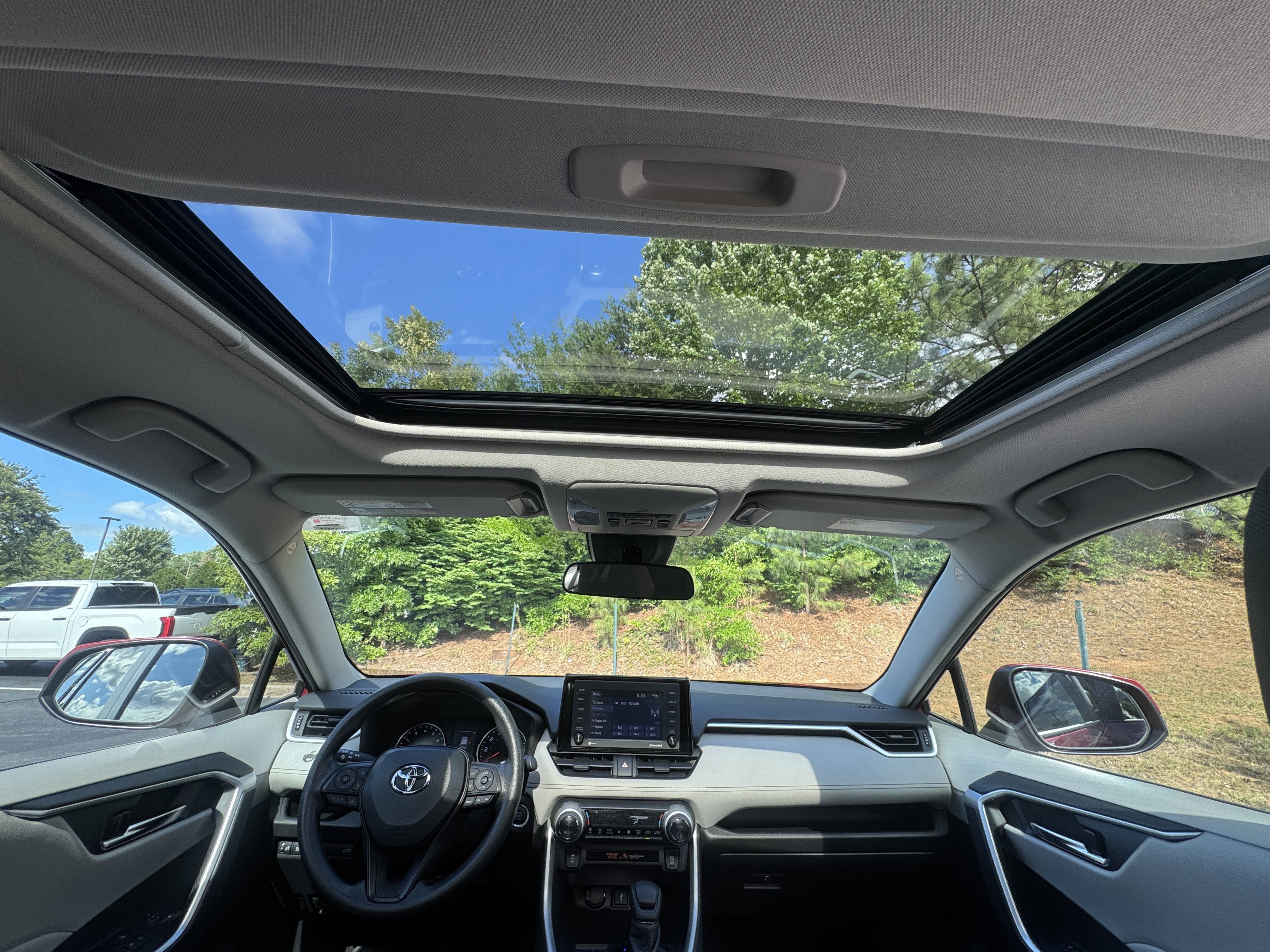 Certified Used 2022 Ruby Flare Pearl Toyota XLE image 19