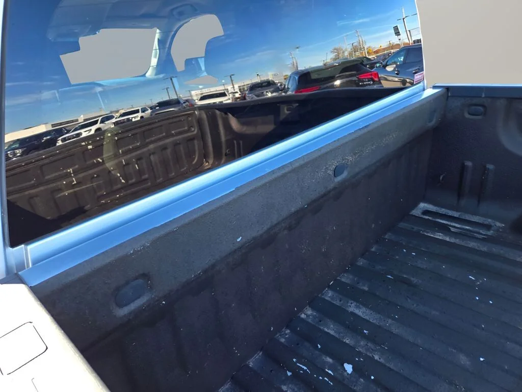 Used 2017 Silver Chevrolet LT image 14
