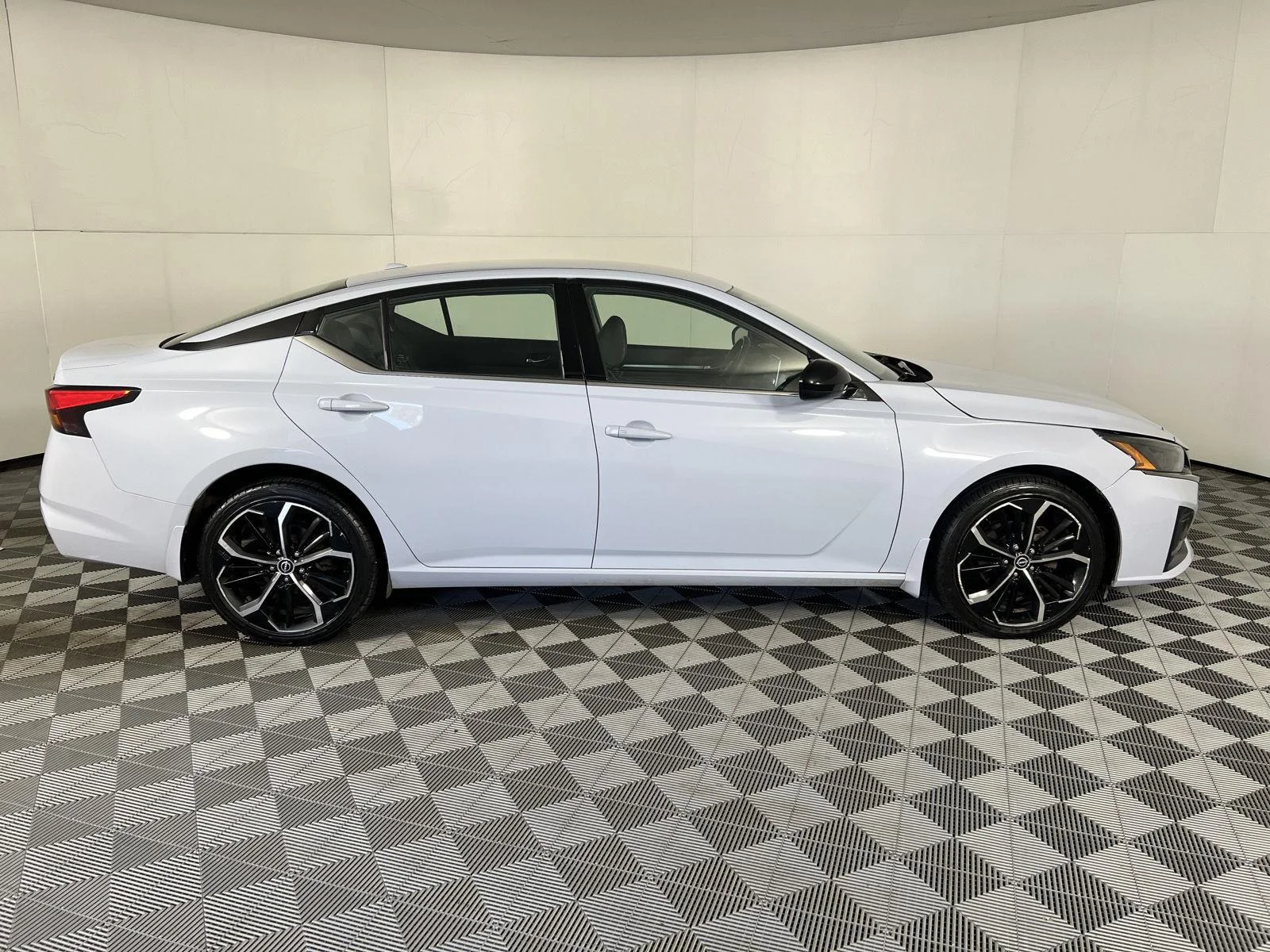 Used 2023 Gray Sky Pearl Nissan 2.5 SR image 10