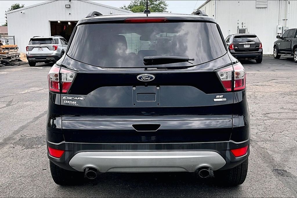 Used 2018 Shadow Black Ford SE image 8