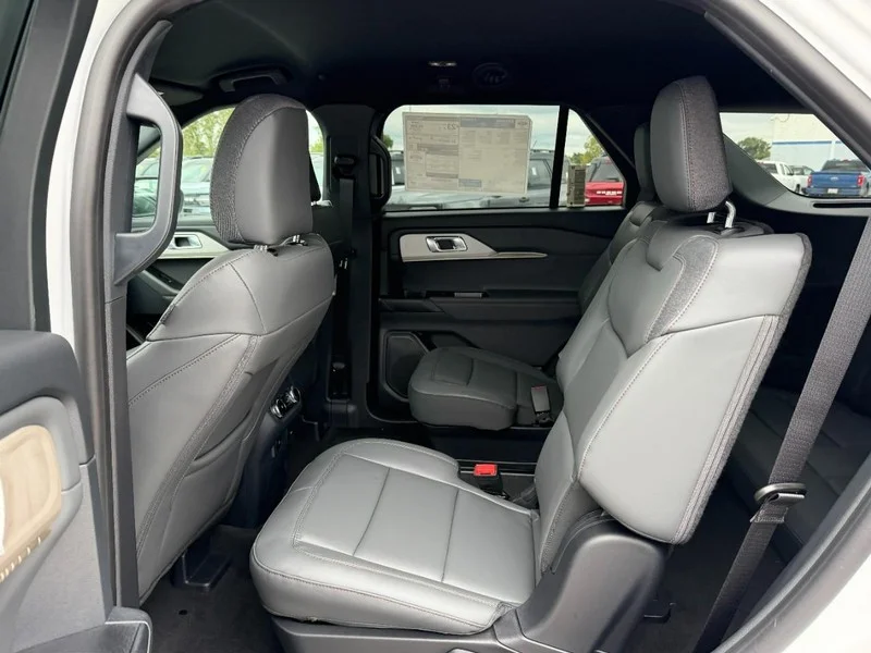 New 2027 Oxford White Ford Active w/100A Pkg 4WD image 4
