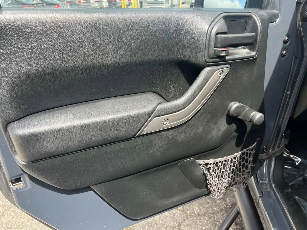 Used 2017 Gray Jeep Sport 4x4 image 10