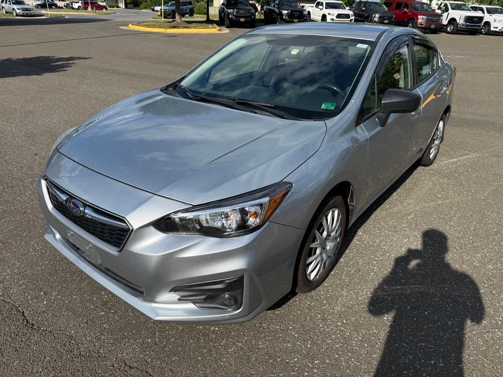 Used 2019 Silver Subaru 2.0i image 3
